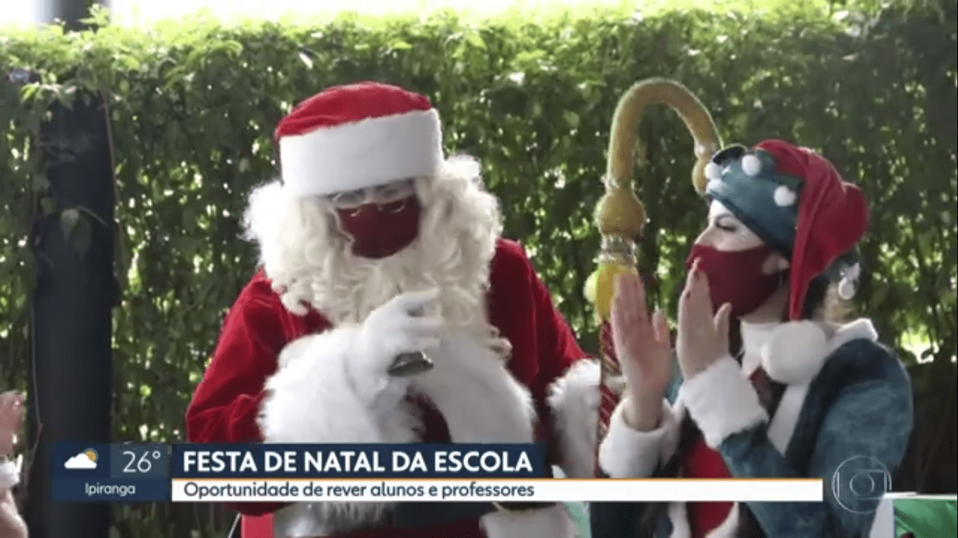 Escola da capital faz festa de Natal no estilo drive thru